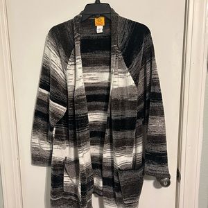 Black, gray and white cardigan with pockets